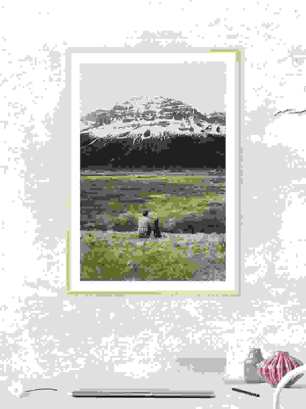 Mountain watching photo frame